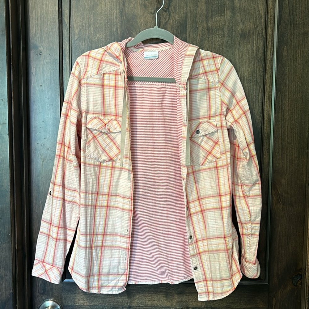 Cute, light weight button up
